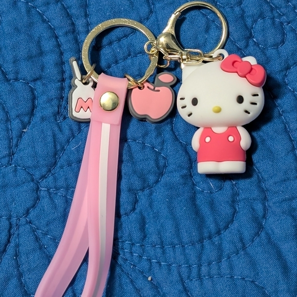 Hello Kitty Pink Silicone Keychain (New) - Picture 2 of 5